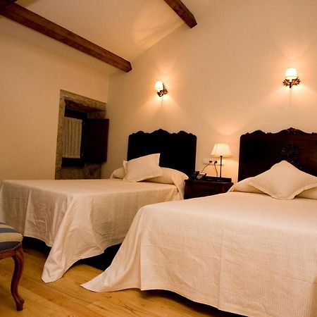 Fogar Do Selmo Guest House Rois ภายนอก รูปภาพ